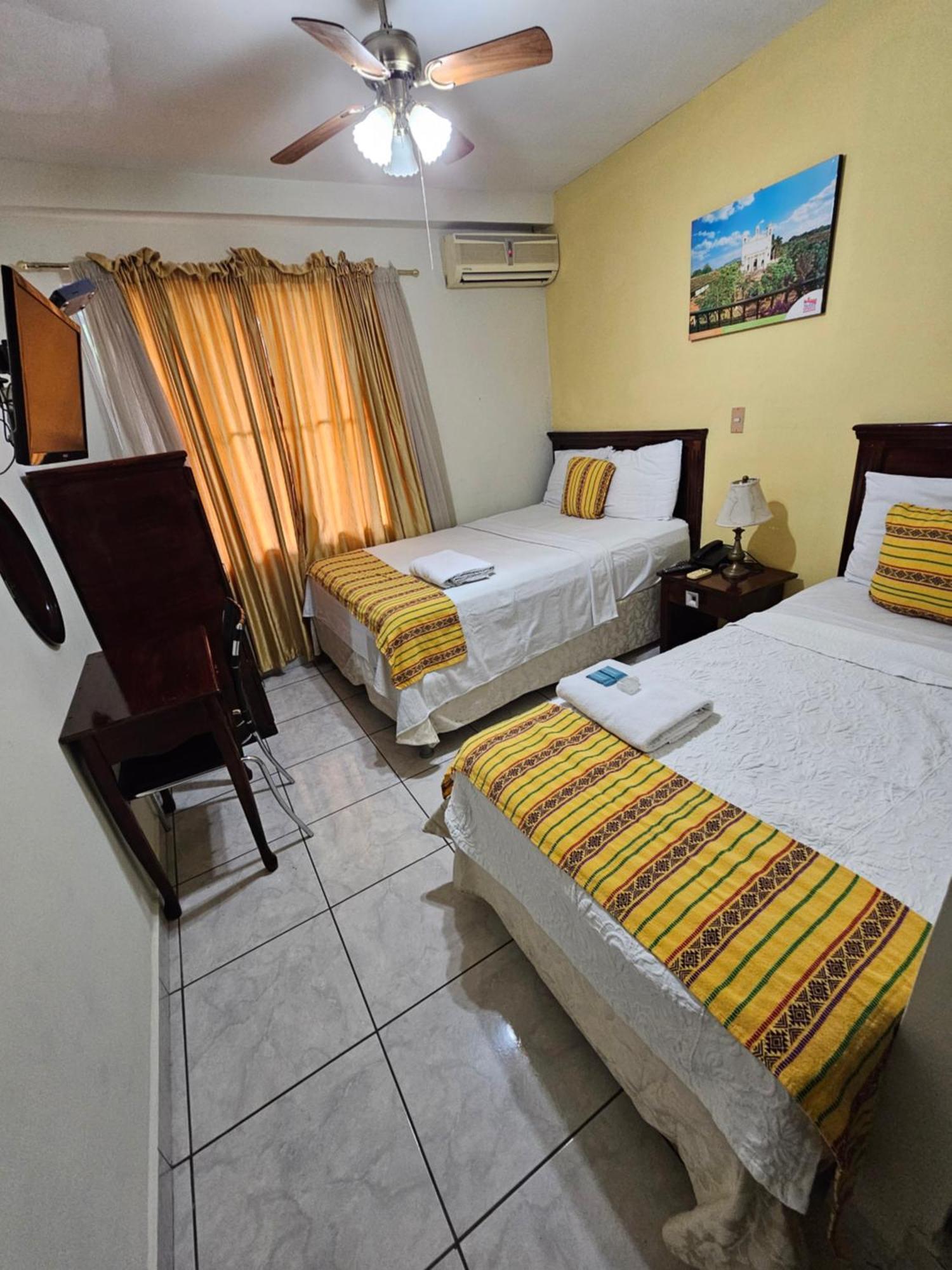 Hotel San Jose Hostal سان سلفادور المظهر الخارجي الصورة