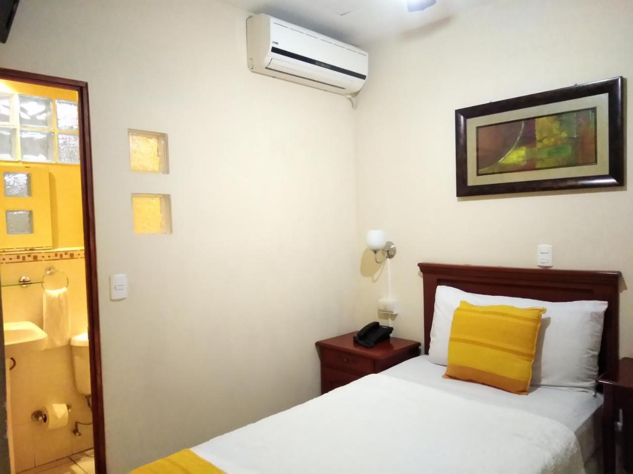 Hotel San Jose Hostal سان سلفادور المظهر الخارجي الصورة
